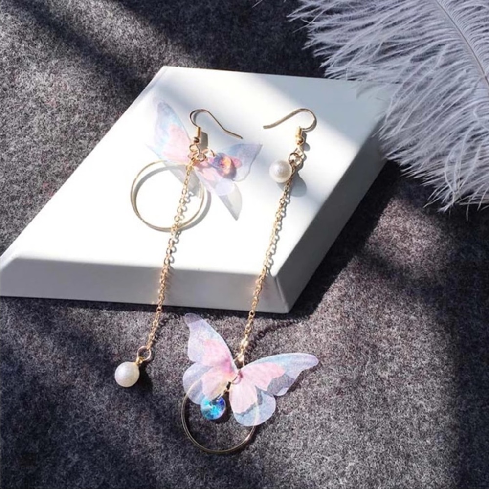 🦋 Asymmetrical Butterfly Earrings